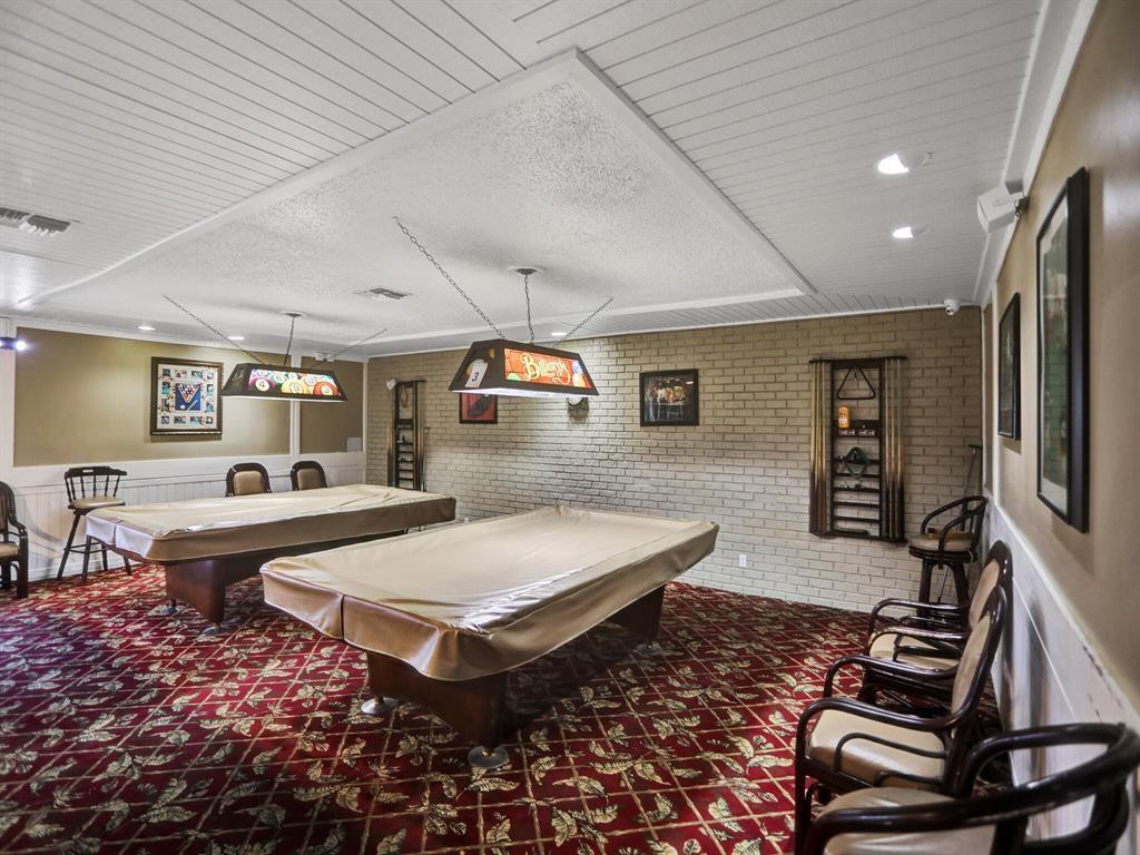 GOLDEN LAKES VILLAGE COND - Residential