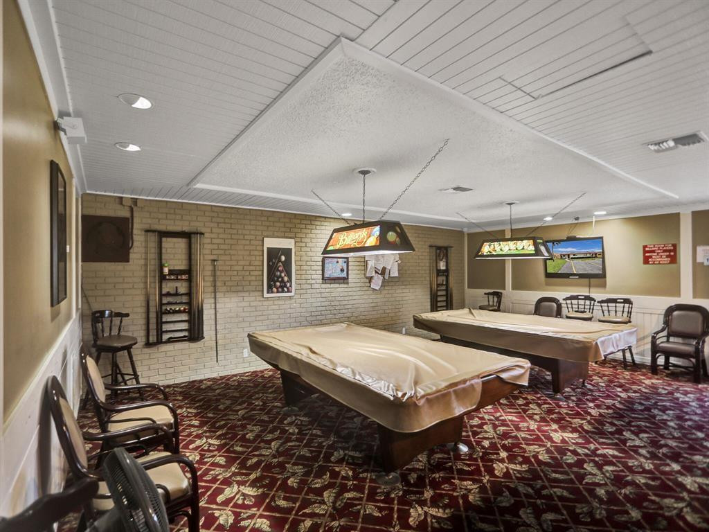 GOLDEN LAKES VILLAGE COND - Residential