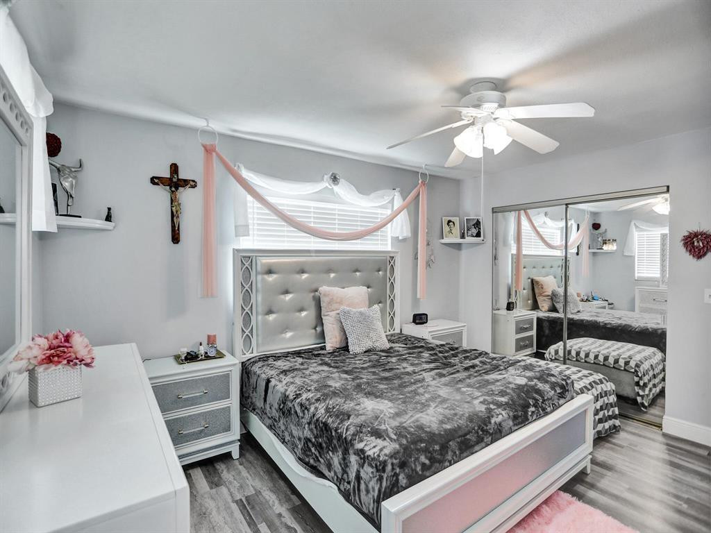 GOLDEN LAKES VILLAGE COND - Residential