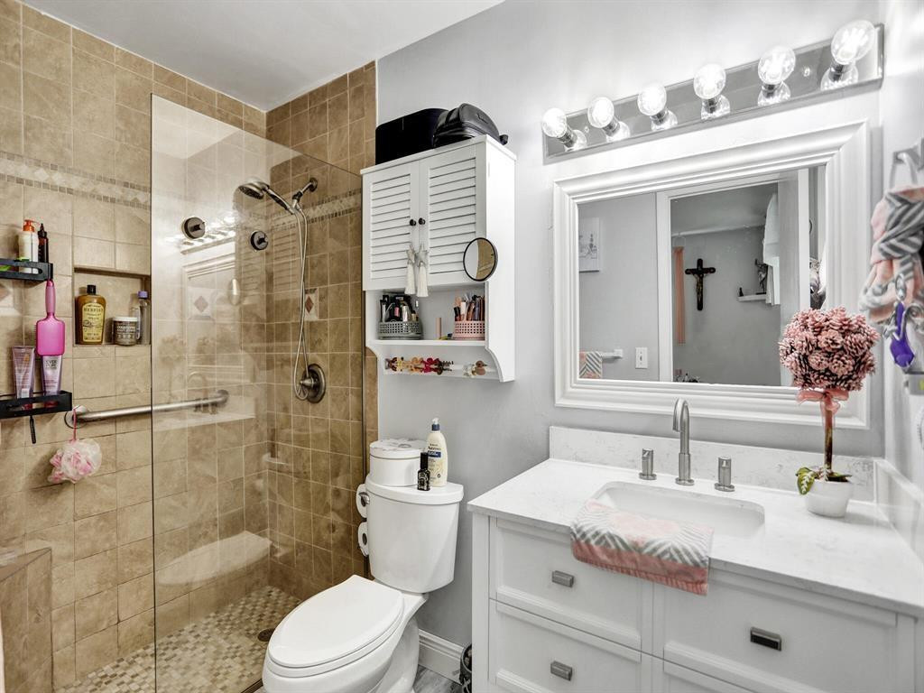 GOLDEN LAKES VILLAGE COND - Residential