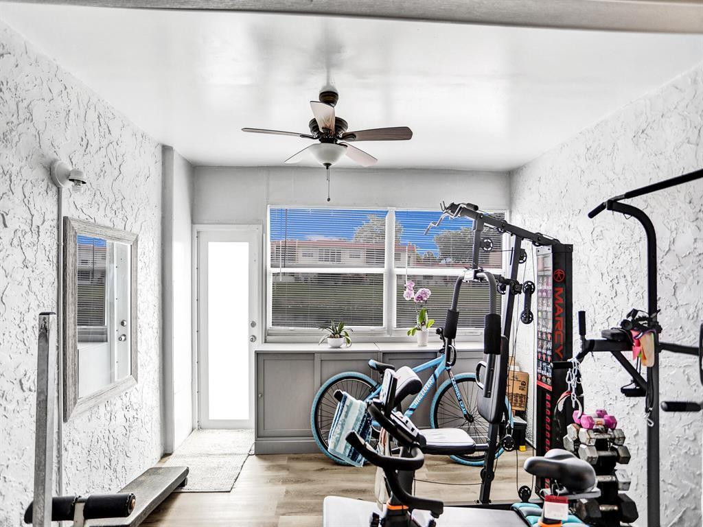 GOLDEN LAKES VILLAGE COND - Residential