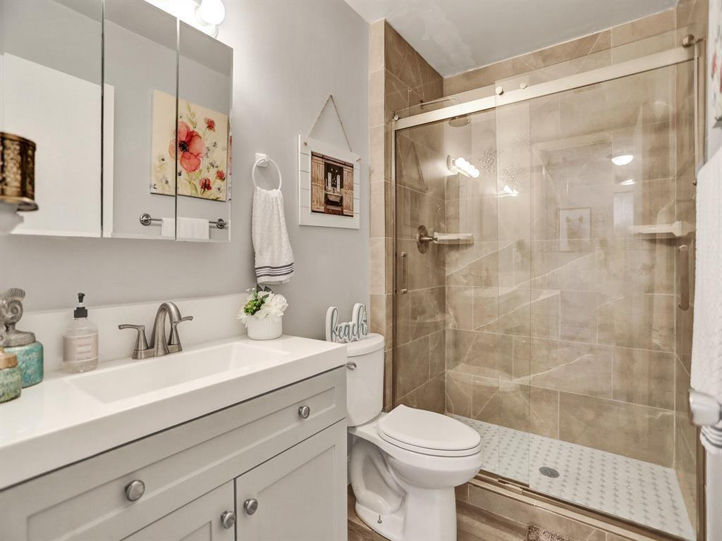 GOLDEN LAKES VILLAGE COND - Residential