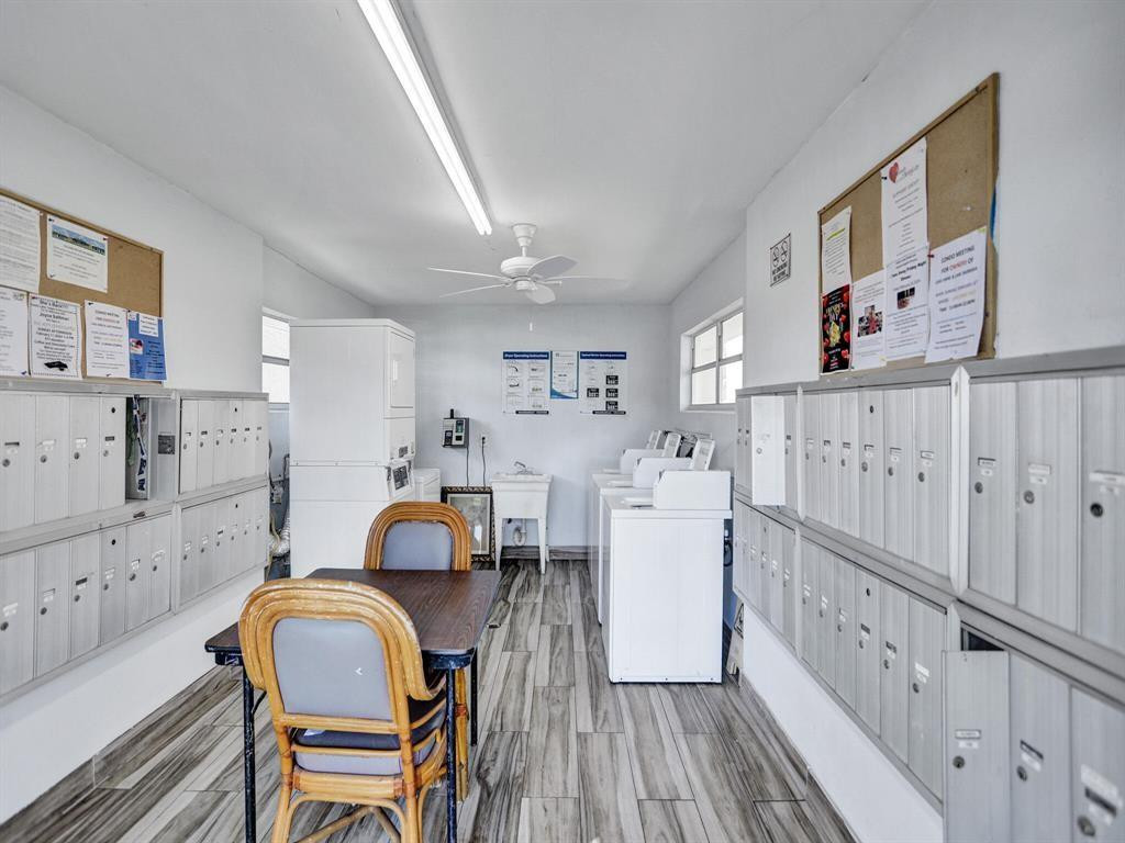 GOLDEN LAKES VILLAGE COND - Residential