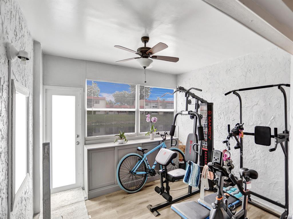 GOLDEN LAKES VILLAGE COND - Residential