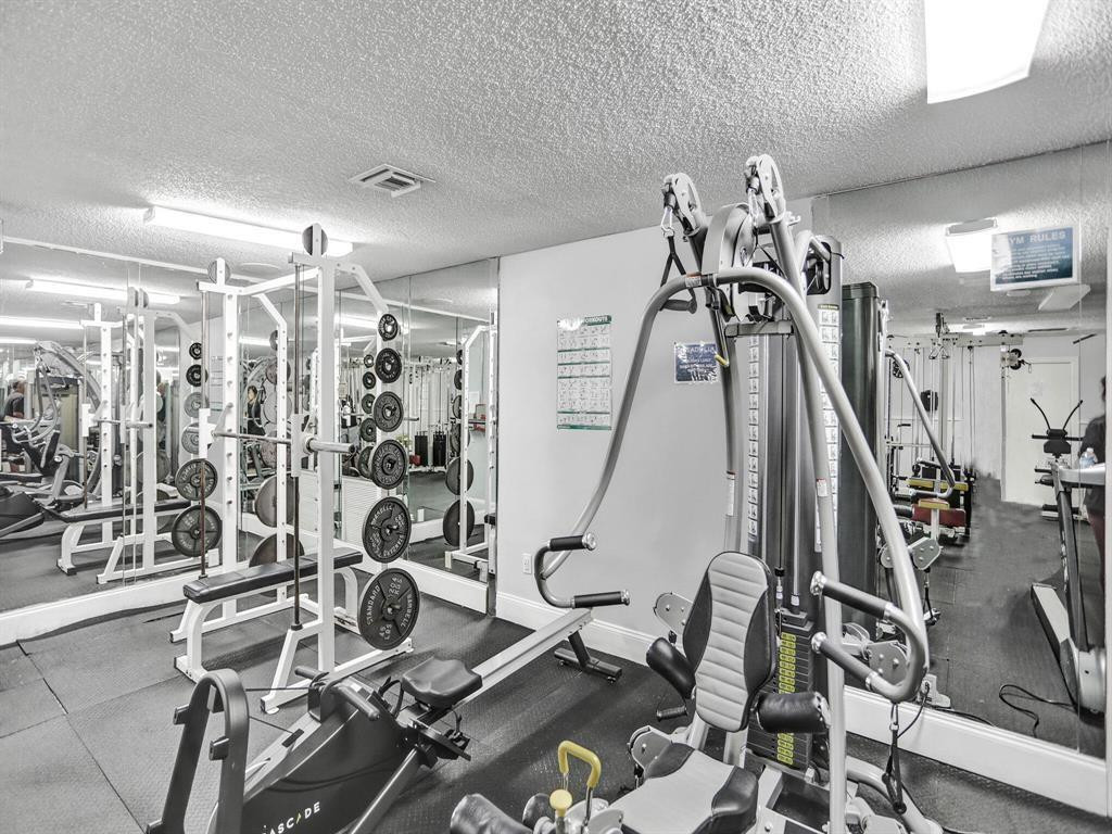 GOLDEN LAKES VILLAGE COND - Residential