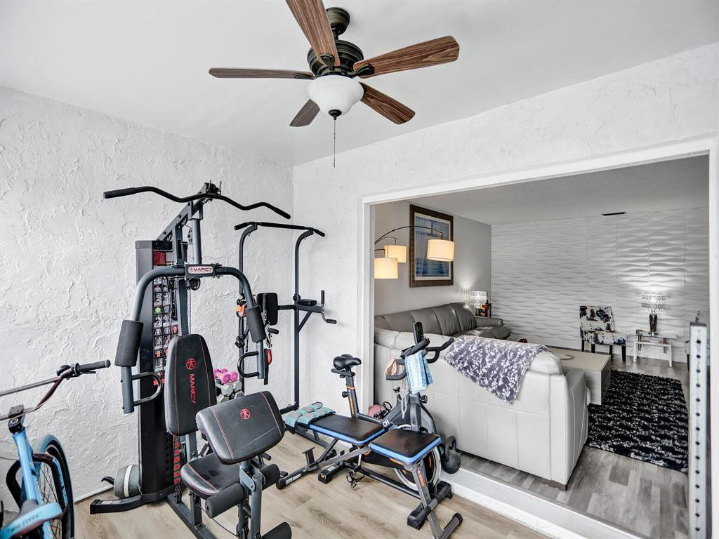 GOLDEN LAKES VILLAGE COND - Residential