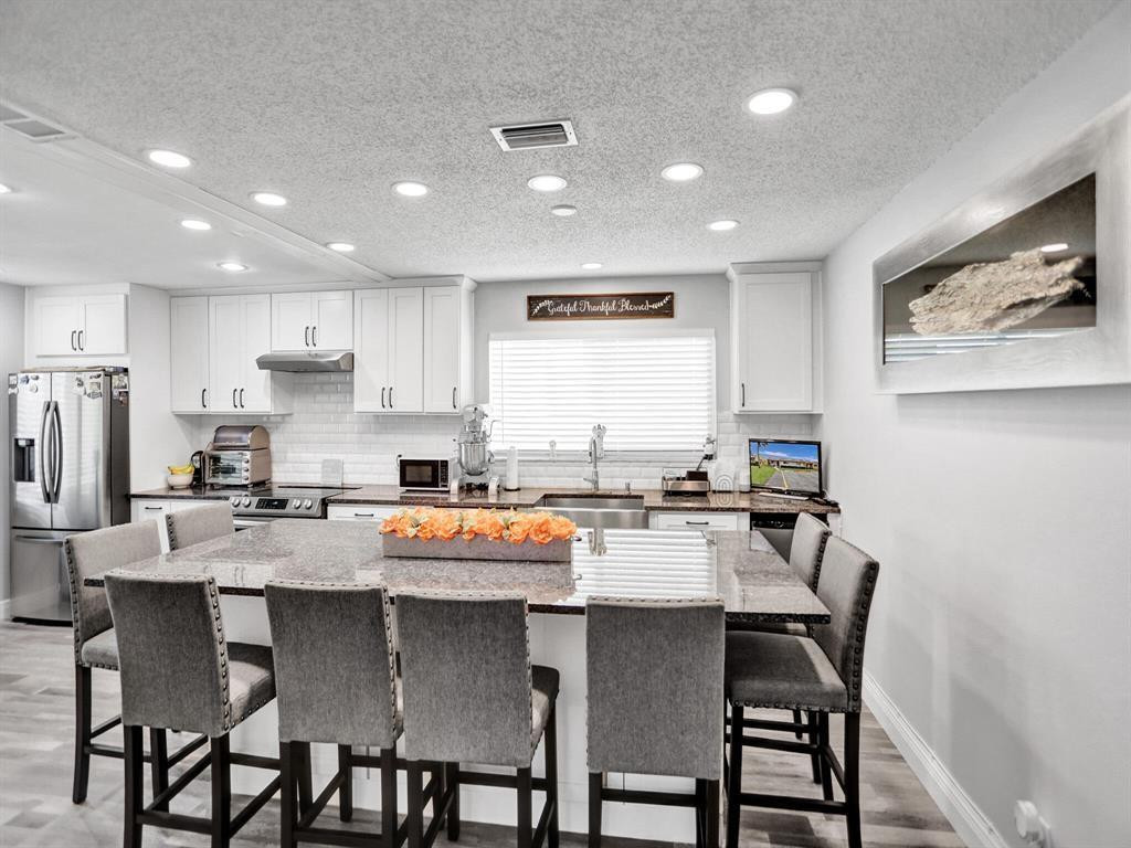 GOLDEN LAKES VILLAGE COND - Residential