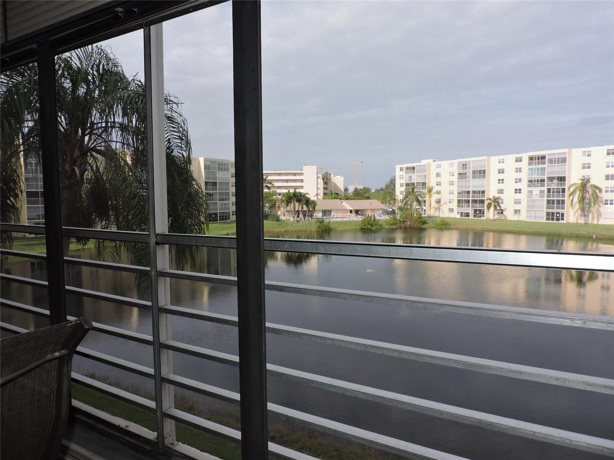 MEADOWBROOK LAKES VIEW - Residential