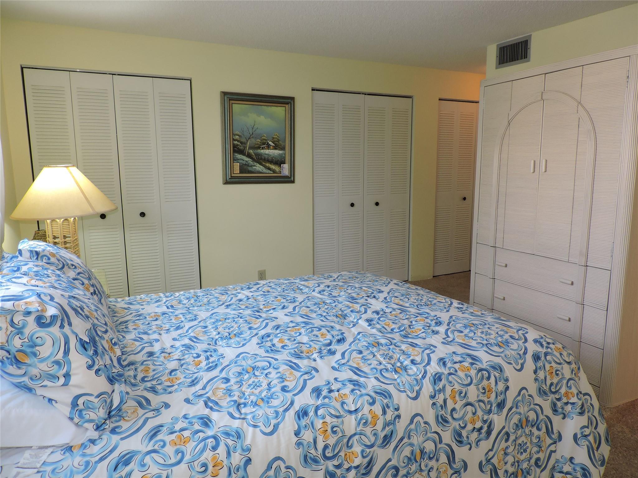 MEADOWBROOK LAKES VIEW - Residential