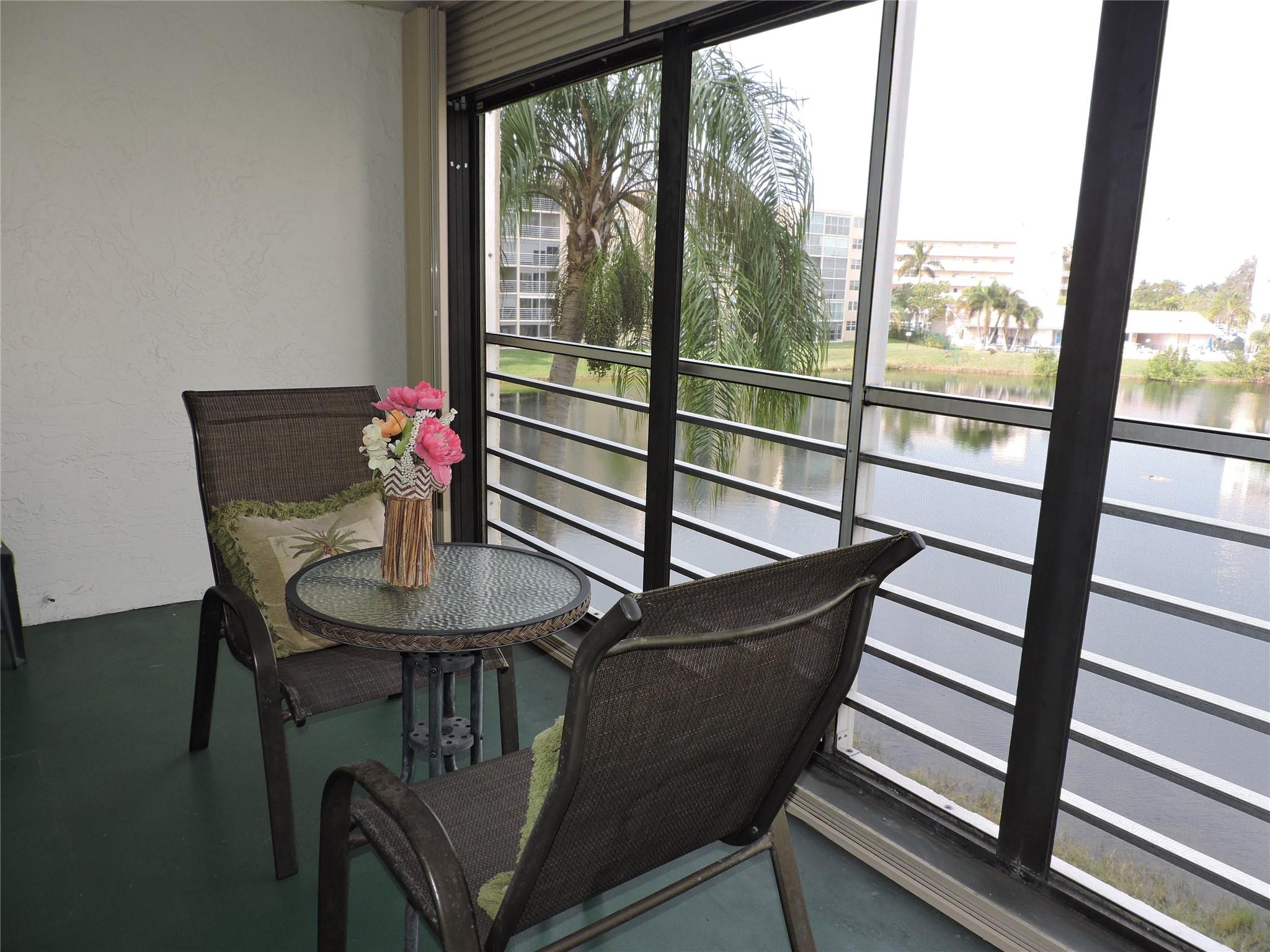 MEADOWBROOK LAKES VIEW - Residential
