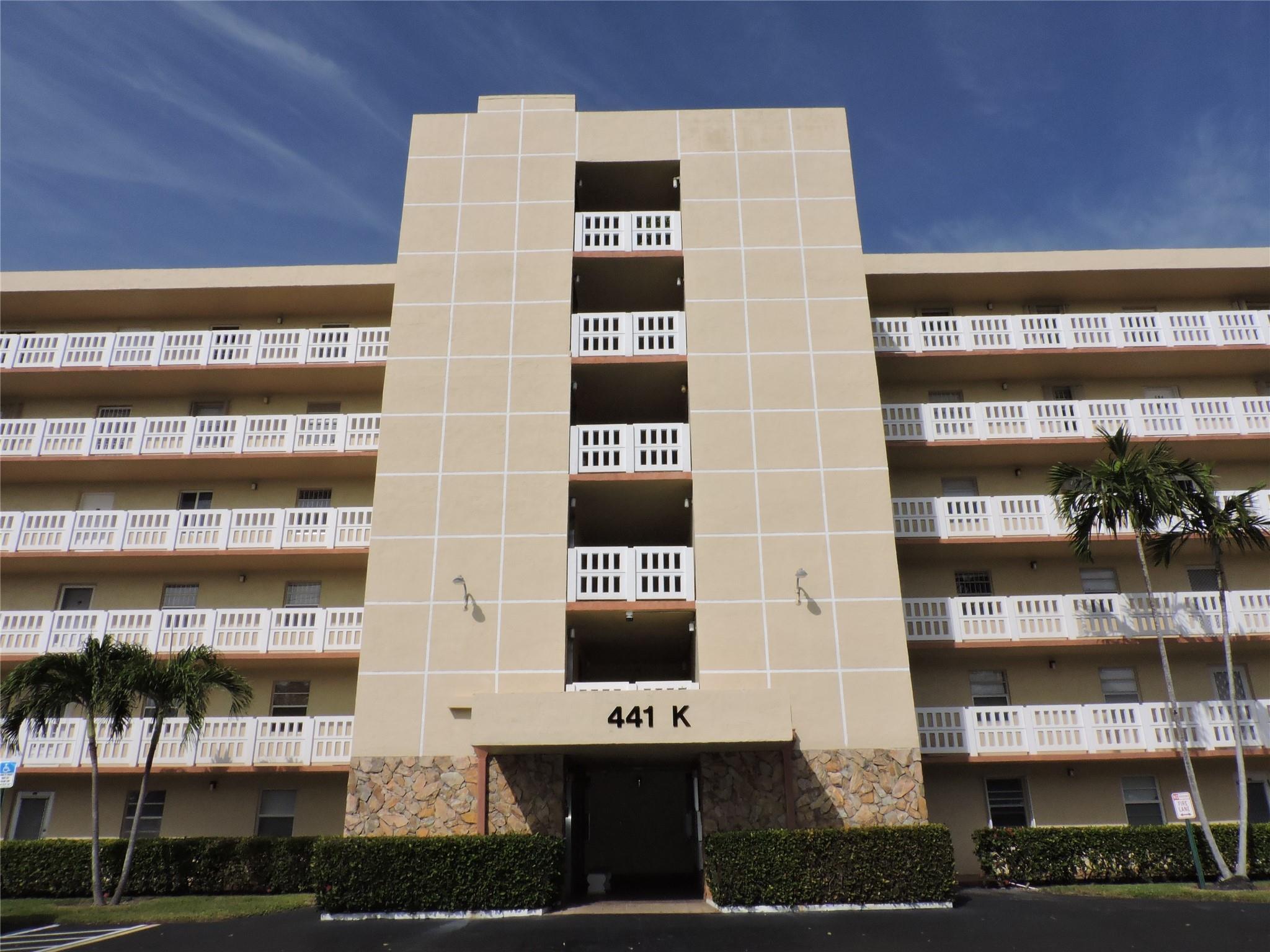 MEADOWBROOK LAKES VIEW - Residential