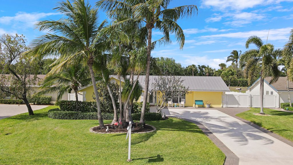 Photo of 4377 Linden Avenue, Palm Beach Gardens, FL 33410 (MLS # R11079644)