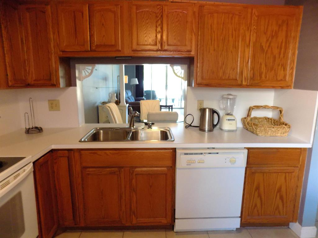 TROPIC BAY CONDO - Residential Lease