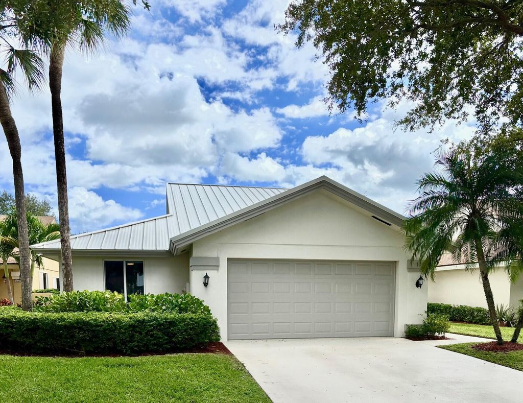 Photo of 181 Cape Pointe Circle, Jupiter, FL 33477 (MLS # R11133271)