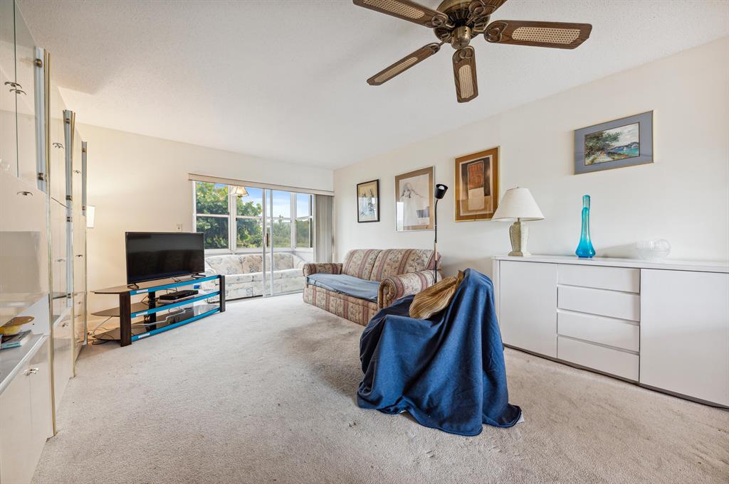 GOLFS EDGE CONDS A THRU G - Residential