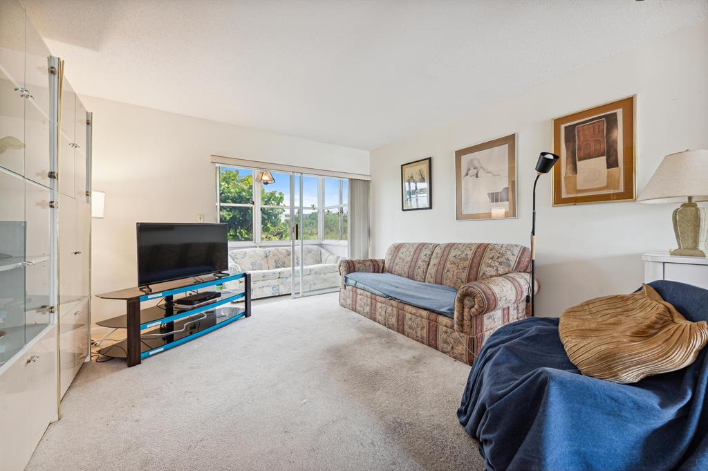 GOLFS EDGE CONDS A THRU G - Residential