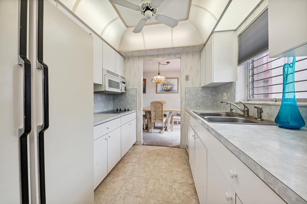 GOLFS EDGE CONDS A THRU G - Residential