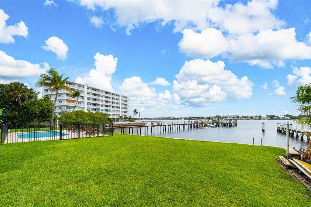 COCONUT COVE OF LANTANA C - Residential Lease