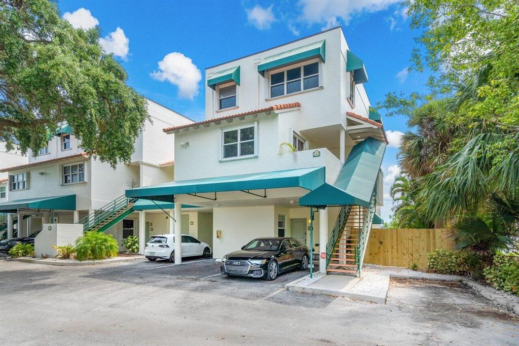 COCONUT COVE OF LANTANA C - Residential Lease