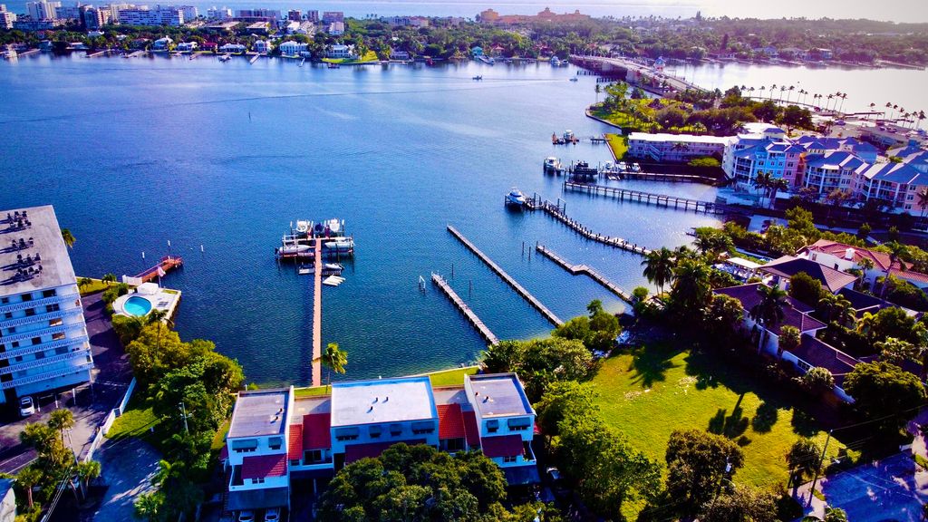 Photo of 324 N Lake Drive, Lantana, FL 33462 (MLS # R10869910)