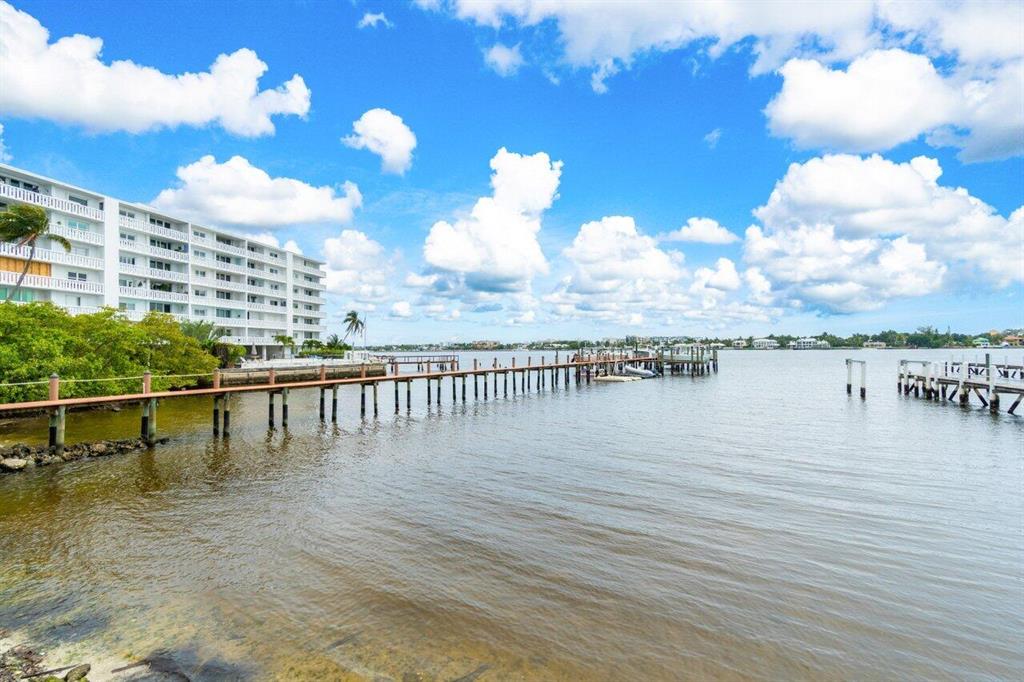 COCONUT COVE OF LANTANA C - Residential Lease