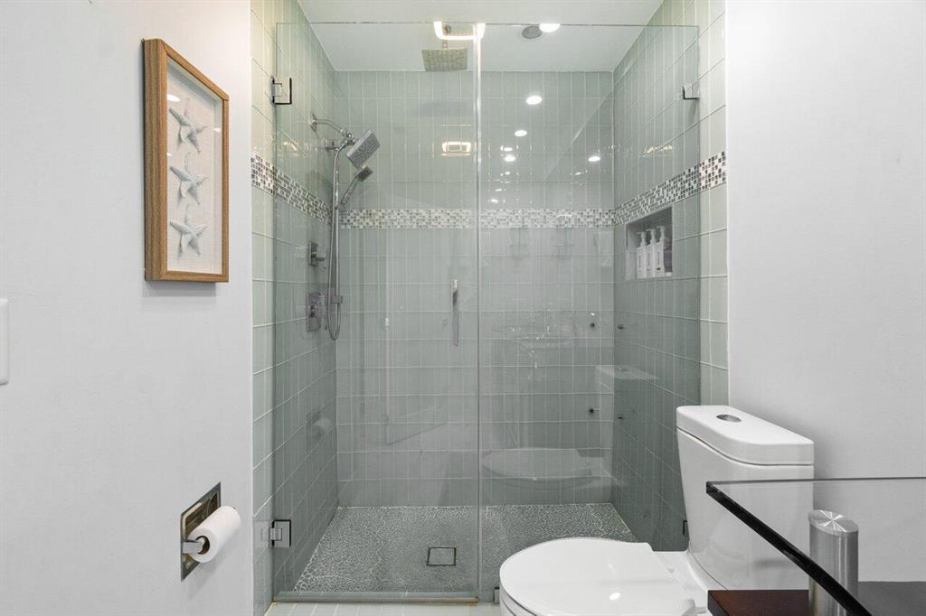 COCONUT COVE OF LANTANA C - Residential Lease