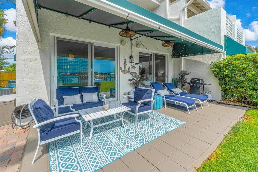 COCONUT COVE OF LANTANA C - Residential Lease