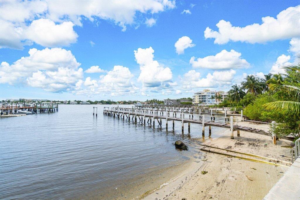 COCONUT COVE OF LANTANA C - Residential Lease