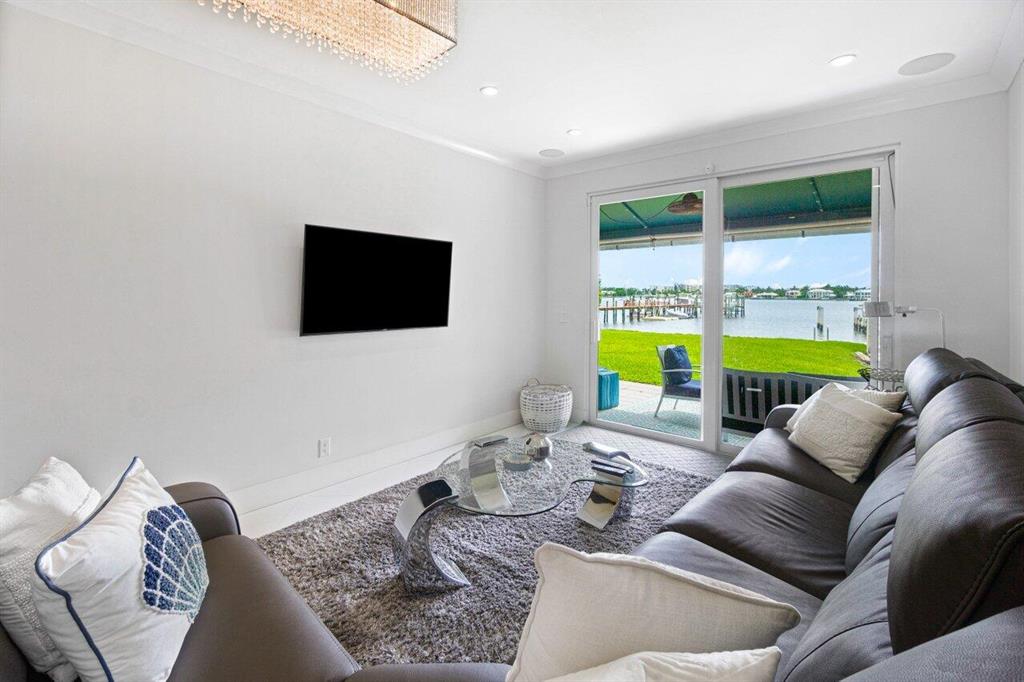 COCONUT COVE OF LANTANA C - Residential Lease