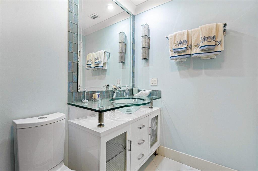 COCONUT COVE OF LANTANA C - Residential Lease