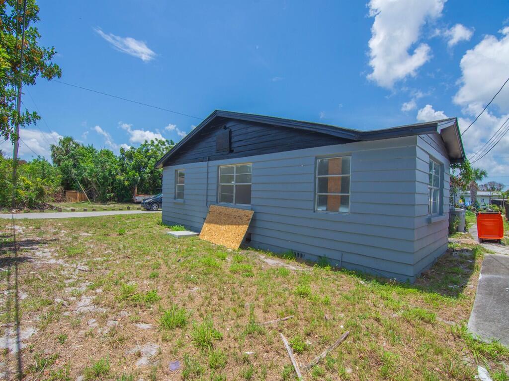 PLAT NO 2 OF HILLCREST SUBDIVISION - Residential