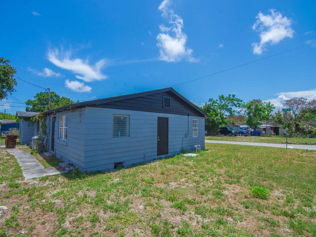 PLAT NO 2 OF HILLCREST SUBDIVISION - Residential