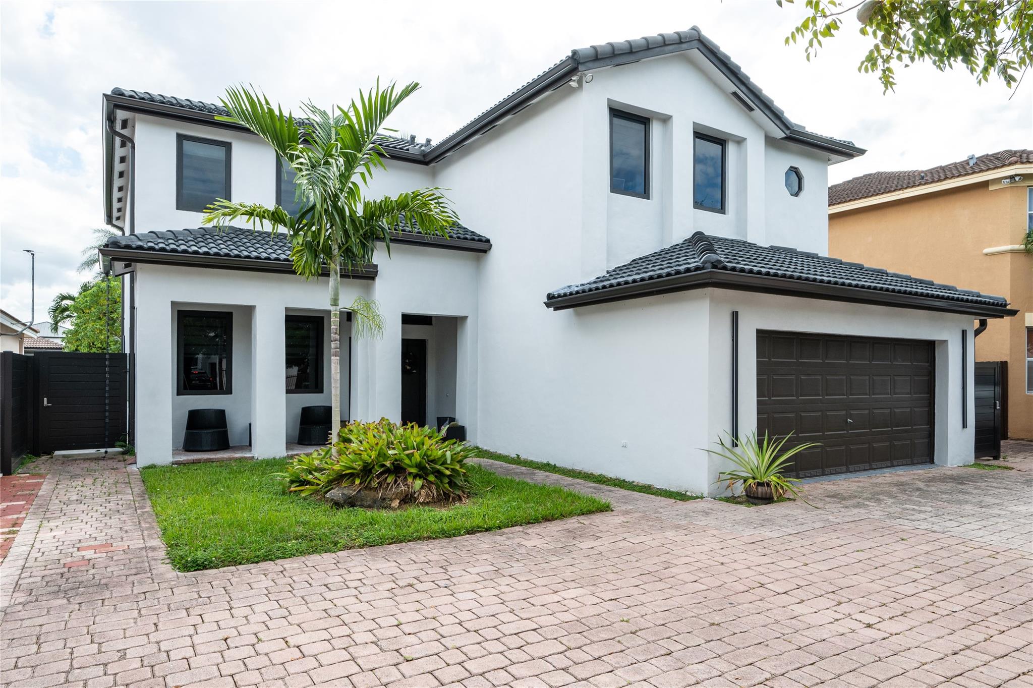 14502 SW 10th St, Miami, FL, 33184/$939,000 3 14502 SW 10th St