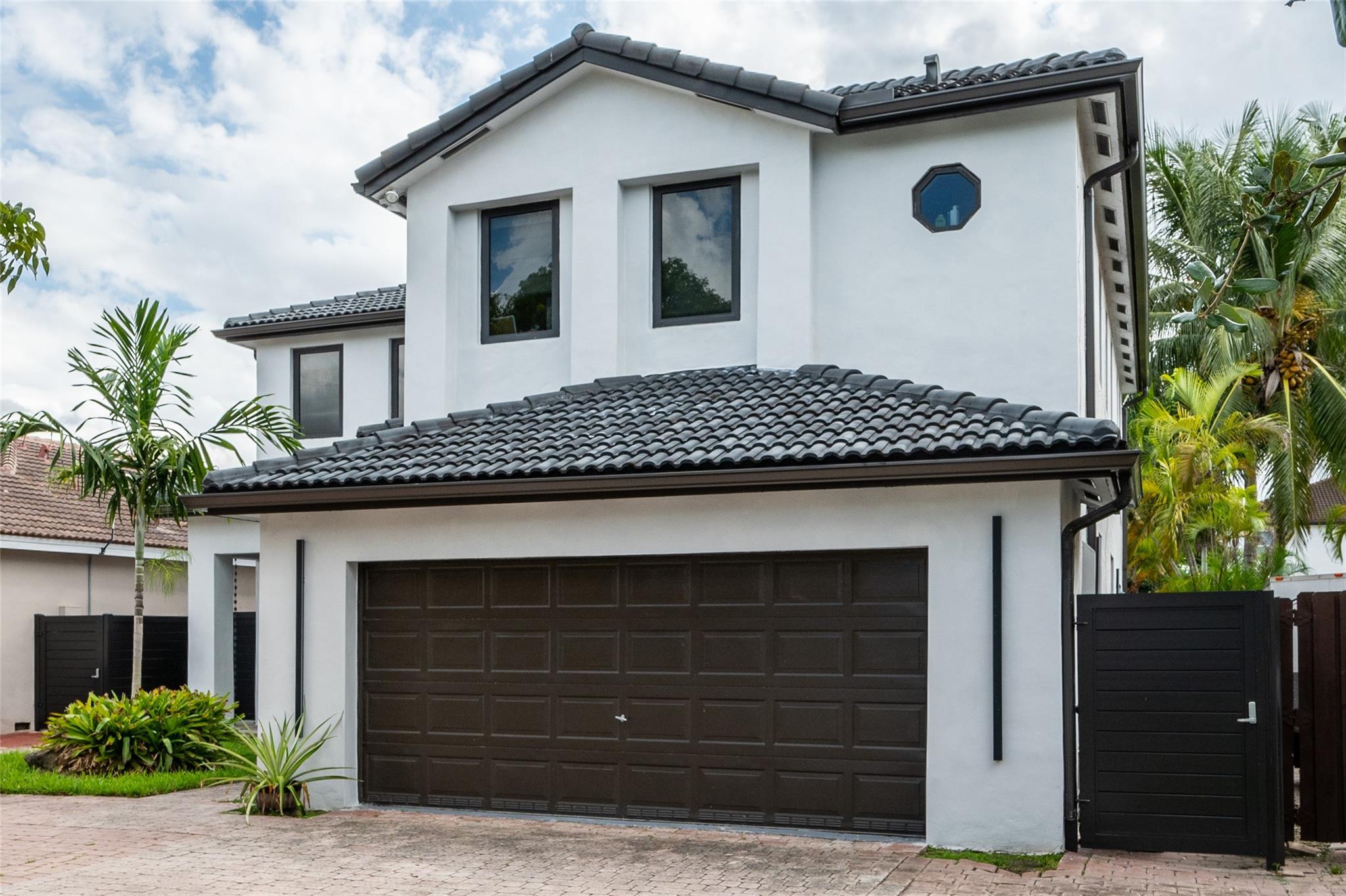 14502 SW 10th St, Miami, FL, 33184/$939,000 1 14502 SW 10th St
