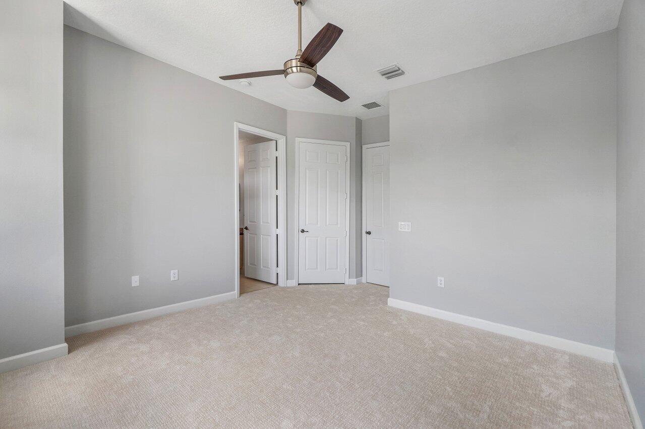 HARBOUR OAKS - Residential