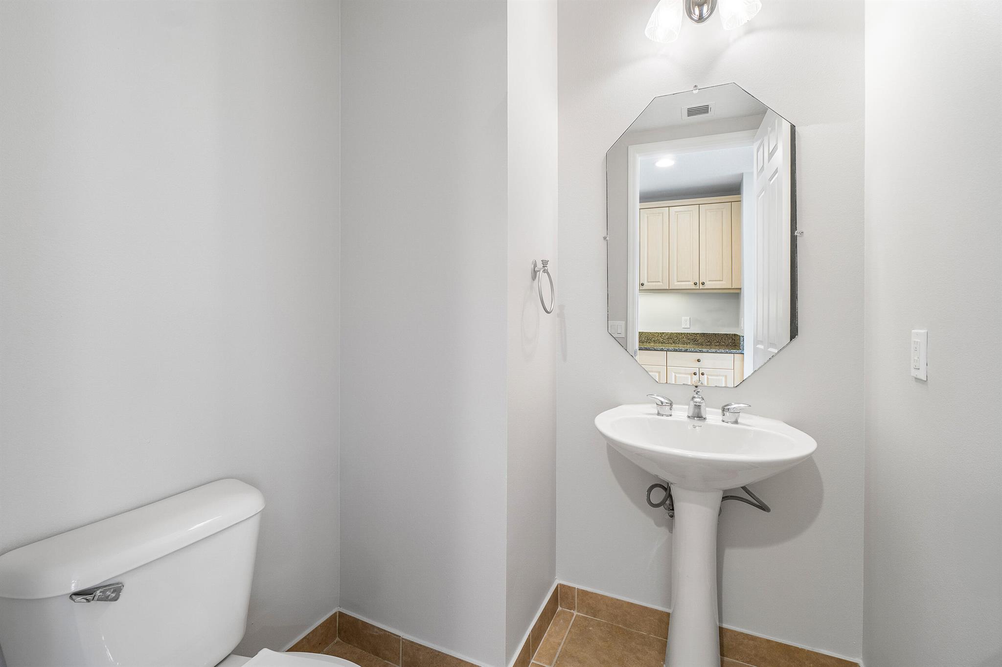 HARBOUR OAKS - Residential