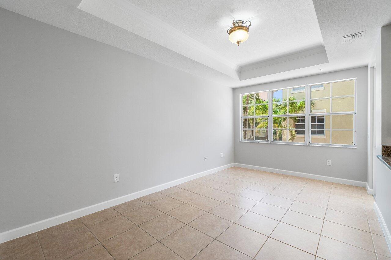 HARBOUR OAKS - Residential