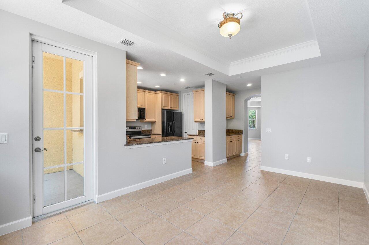 HARBOUR OAKS - Residential