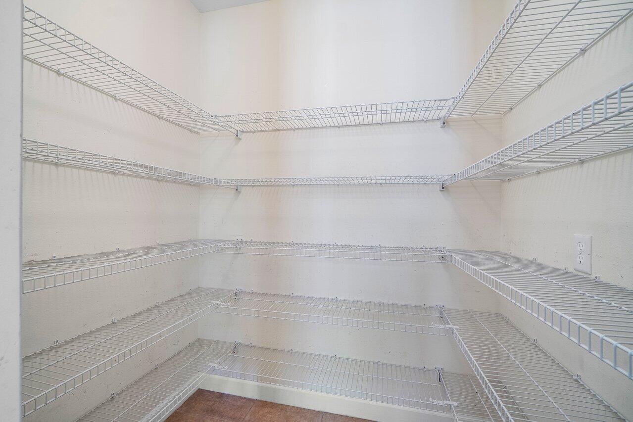 HARBOUR OAKS - Residential