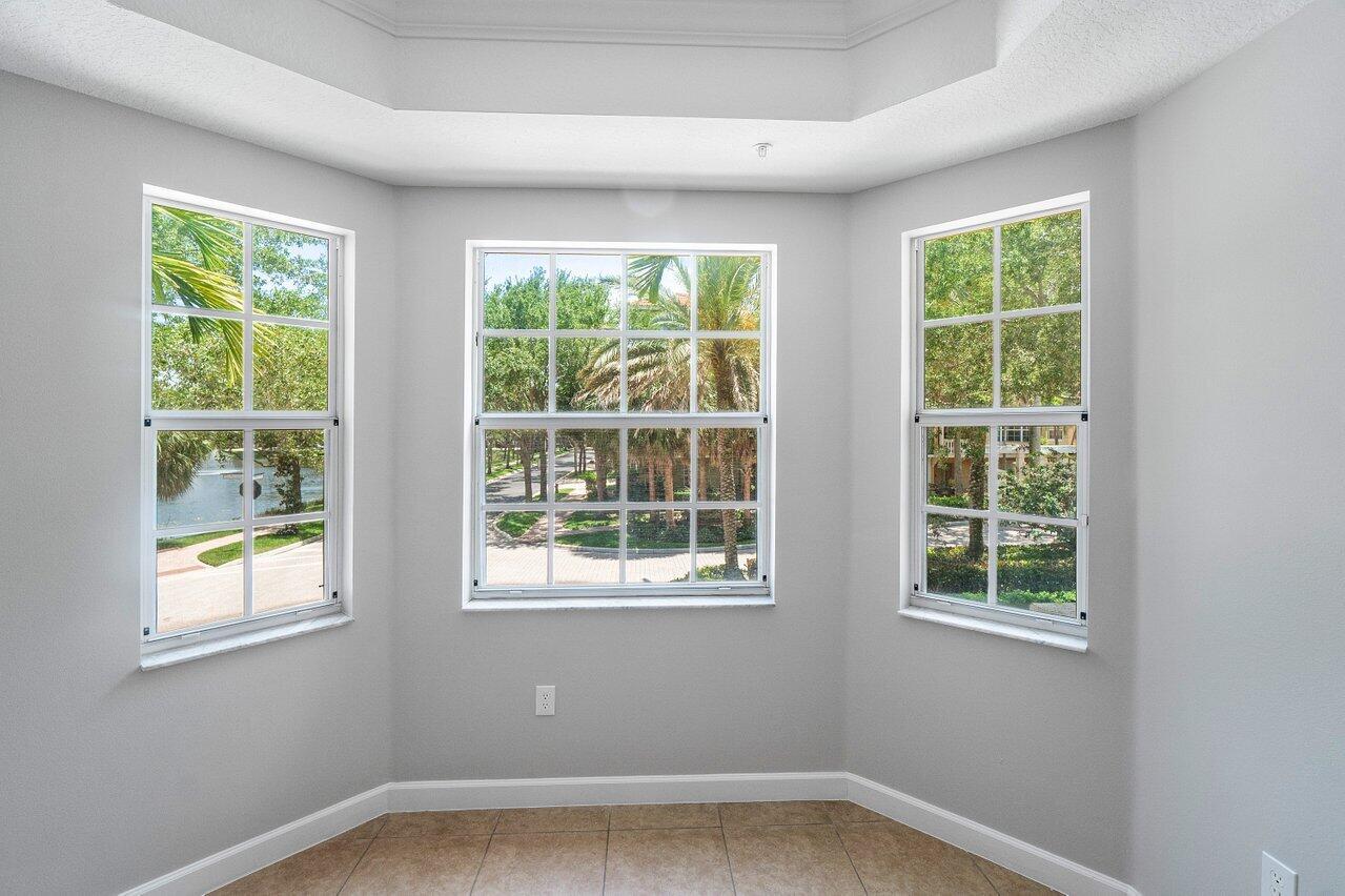 HARBOUR OAKS - Residential