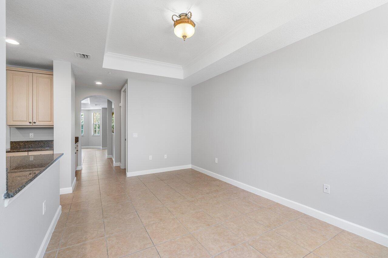 HARBOUR OAKS - Residential