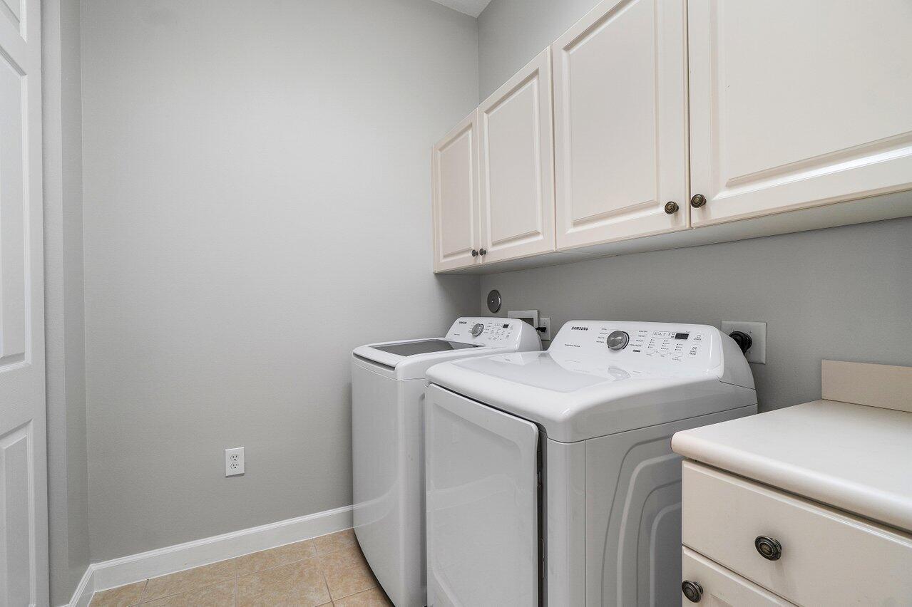 HARBOUR OAKS - Residential