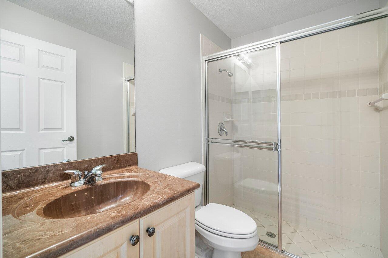 HARBOUR OAKS - Residential