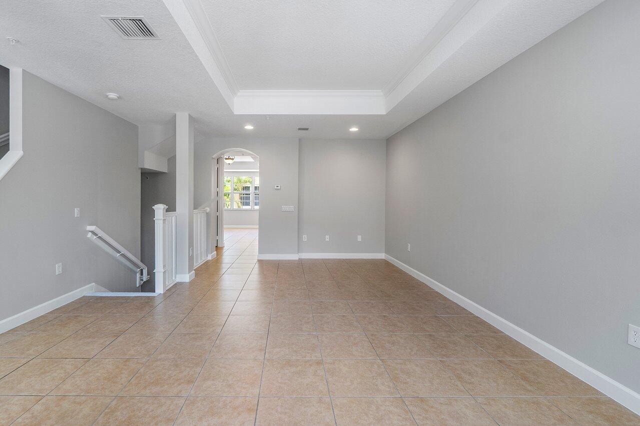 HARBOUR OAKS - Residential