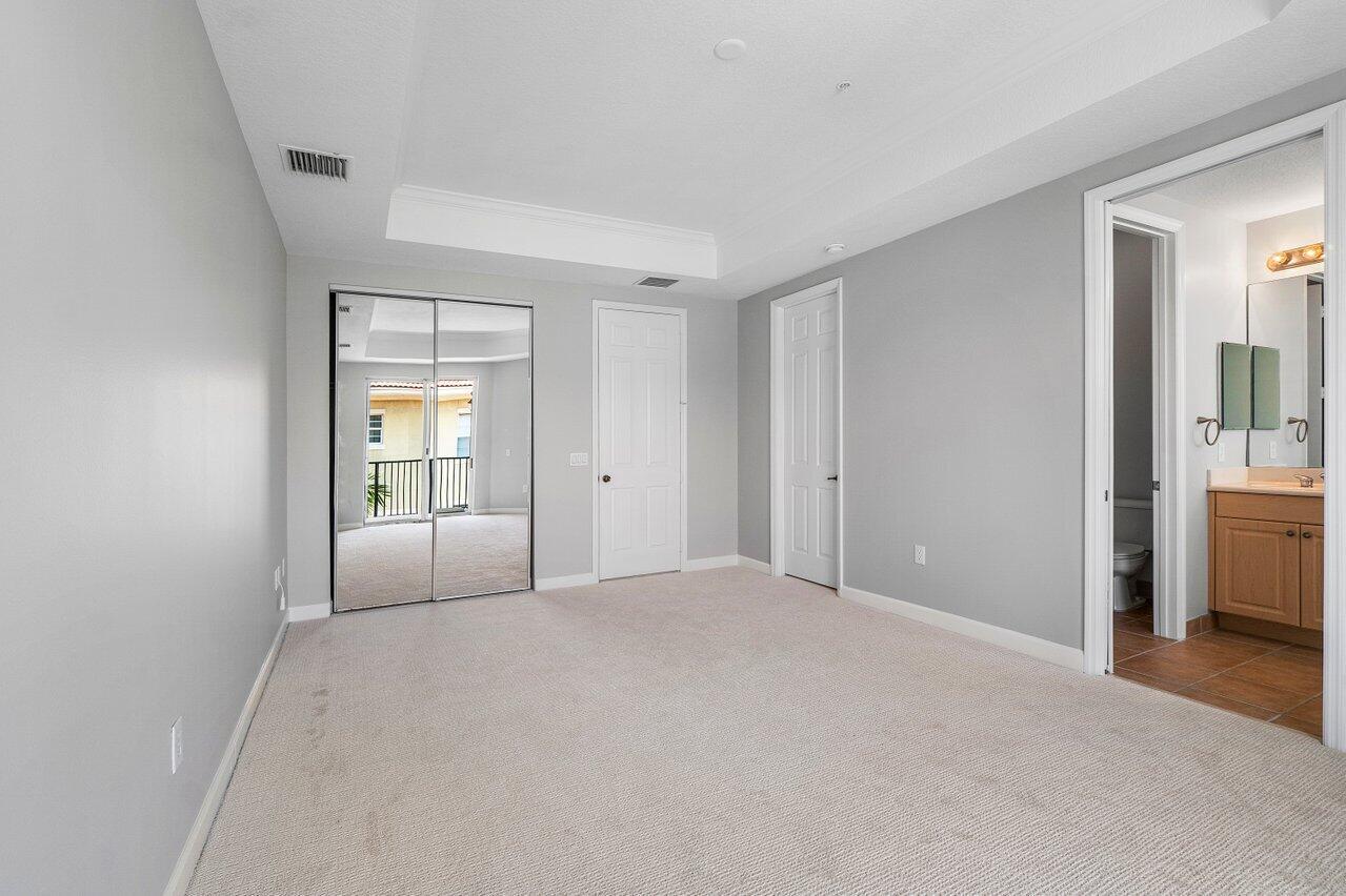 HARBOUR OAKS - Residential