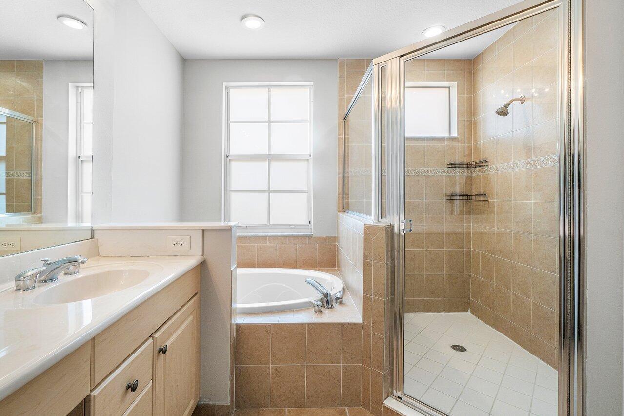 HARBOUR OAKS - Residential