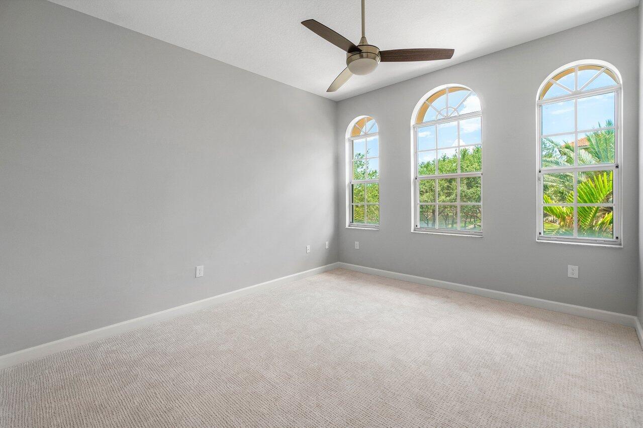 HARBOUR OAKS - Residential