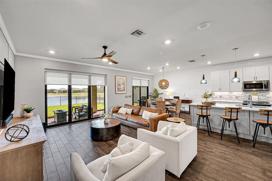 Fields/Gulfstream Polo PU - Residential