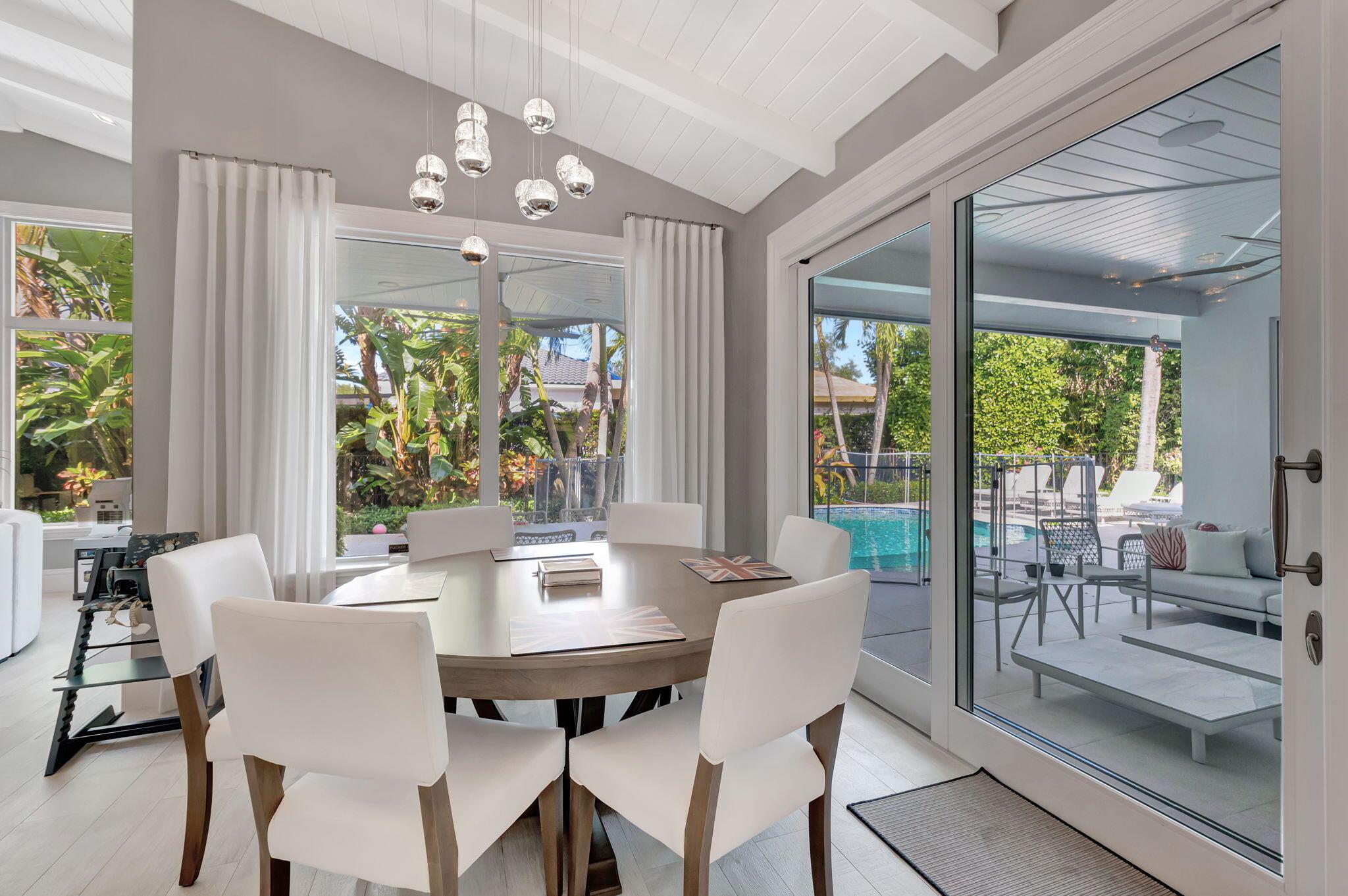 HAMPTONS WOODFIELD COUNTR - Residential