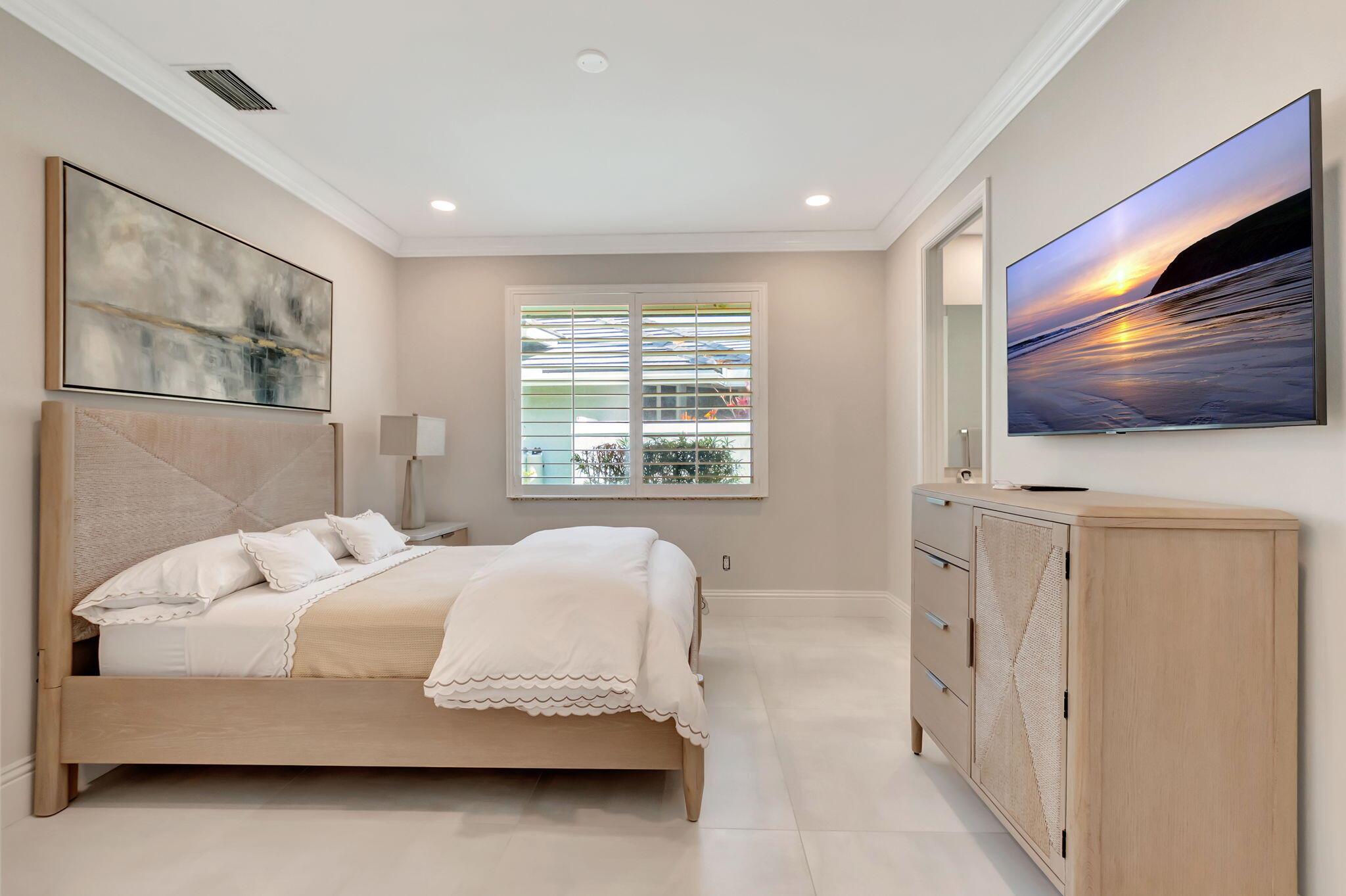 HAMPTONS WOODFIELD COUNTR - Residential